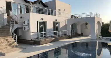 Villa  mit Parkplatz, mit Möbliert, mit Meerblick in Kyrenia, Nordzypern