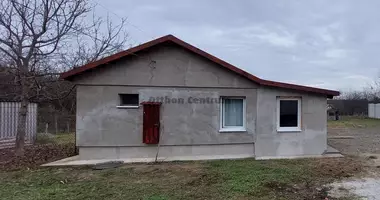 3 room house in orbottyan, Hungary