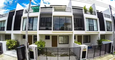 Reihenhaus 2 zimmer mit Doppelt verglaste Fenster, mit Möbliert, mit Klimaanlage in Phuket, Thailand