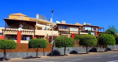 Villa  mit Schwimmbad, mit Garage, mit Garten in Arona, Spanien