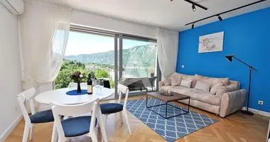 Apartamento 1 habitacion con Vistas al mar, con Piscina, con aparcamiento público en Dobrota, Montenegro