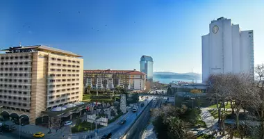 Commercial real estate with air conditioning, with sea view, with with repair in Sehit Muhtar Mahallesi, Turkey
