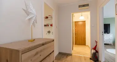 Wohnung 3 zimmer in Warschau, Polen