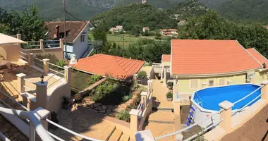 Villa  mit Terrasse in Zelenika, Montenegro