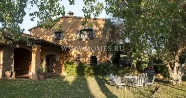 Villa 5 bedrooms with Furnitured, with Garden, with Internet in Spain