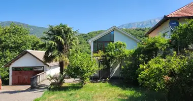 Casa 3 habitaciones en Petrovac, Montenegro