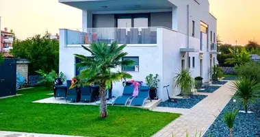 Villa 5 bedrooms in Municipality of Novigrad, Croatia