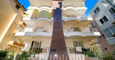 Mieszkanie 4 pokoi w Alanya, Turcja