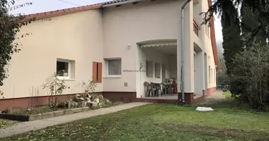 6 room house in Goed, Hungary