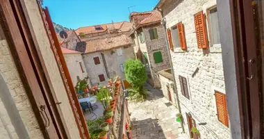 Casa 5 habitaciones en Kotor, Montenegro