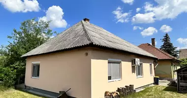 Дом 3 комнаты в Альбертиша, Венгрия