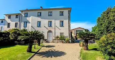 Villa 4 bedrooms in Lucca, Italy