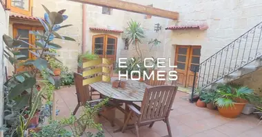 5 bedroom house in Qormi, Malta