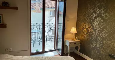 Apartamento 4 habitaciones en Montenegro