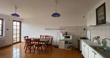 Haus 4 Zimmer in Ungarn