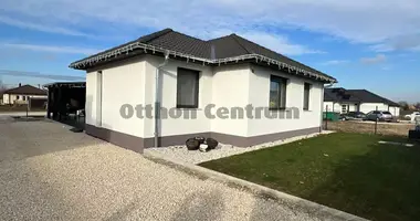 4 room house in Per, Hungary