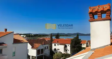 Villa 12 chambres avec Fenêtres double vitrage, avec Balcon, avec Meublesd dans Grad Zadar, Croatie