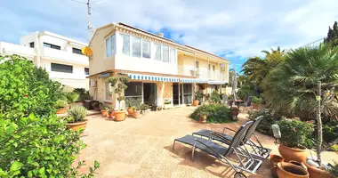 Villa 4 chambres avec parkovka parking, avec Terrasse, avec Jardin dans Calp, Espagne