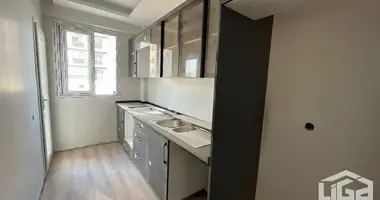 Apartamento 2 habitaciones con aparcamiento, con la piscina, con sistema de vigilancia de seguridad en Erdemli, Turquía