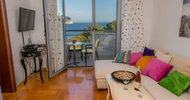 Apartamento 4 habitaciones en Petrovac, Montenegro