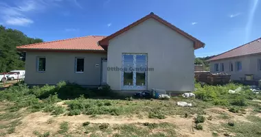5 room house in Kerepes, Hungary