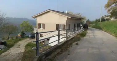 Коммерческое помещение 220 м² в Терни, Италия