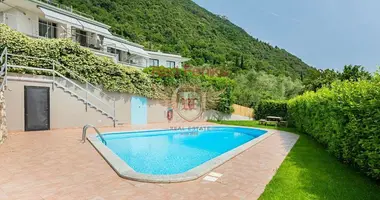 Villa 4 Zimmer mit Schwimmbad in Toscolano Maderno, Italien