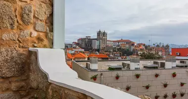 Apartamento 8 habitaciones en Cedofeita Santo Ildefonso Se Miragaia Sao Nicolau e Vitoria, Portugal