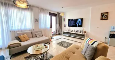 Apartamento 2 habitaciones con Vistas al mar, con Piscina, con Garaje en Becici, Montenegro