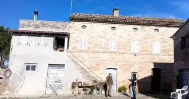 Casa 21 habitación en Terni, Italia