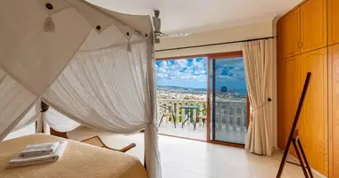 Villa 4 bedrooms in Peyia, Cyprus