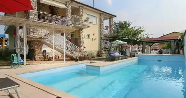 Hotel 220 m² in Valbandon, Kroatien
