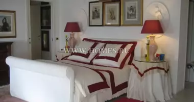 Villa  with private pool, near infrastructure, with Private parking in Metropolitan City of Florence, Italy