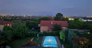 Casa 6 habitaciones en Erd, Hungría