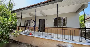 Villa 3 rooms with parking, with Mountain view in Alanya, Turkey