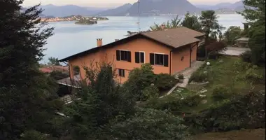 Villa  con Amueblado, con Vistas al mar, con Garaje en Milán, Italia