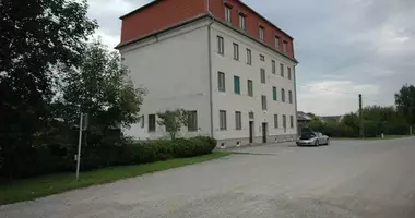Apartment House With Temporary Apartments ca.4% yield p.a. dans Weisskirchen an der Traun, Autriche