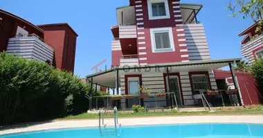 Casa 4 habitaciones con balcón, con amueblado, con airea acondicionado en Belek, Turquía