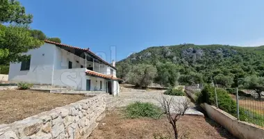 2 bedroom house in Loutraki-Perachora-Agioi Theodoroi Municipality, Greece
