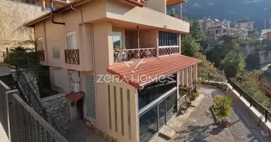 Villa 4 room villa with parking, with sea view, with terrace in Alanya, Turkey