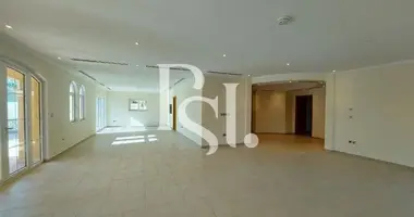 5 bedroom villa with Balcony, with Security, gym in Dubai, UAE