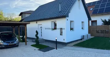 4 room house in Szigetszentmiklos, Hungary