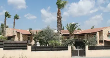 Cottage 5 bedrooms in koinoteta armenochoriou, Cyprus