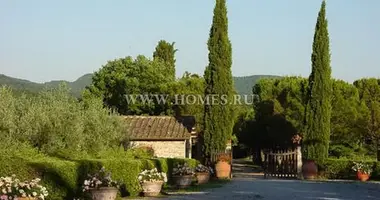 Commercial property 600 m² in Greve in Chianti, Italy