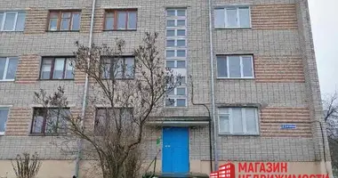 Apartamento 3 habitaciones en Viercialiski, Bielorrusia