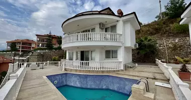Villa 4 Zimmer mit Doppelt verglaste Fenster, mit Balkon, mit Möbliert in Mahmutlar, Türkei