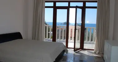 Villa  mit Aufzug, mit Klimaanlage, mit Videoüberwachung in Montenegro