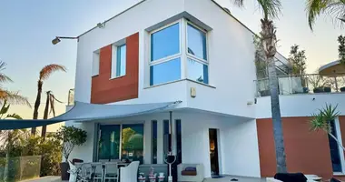 6 bedroom house in Germasogeia, Cyprus