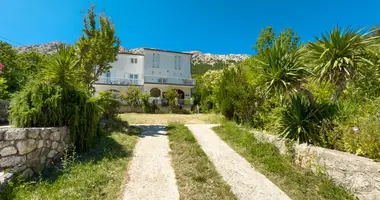 Hotel 295 m² in Omisalj, Croatia
