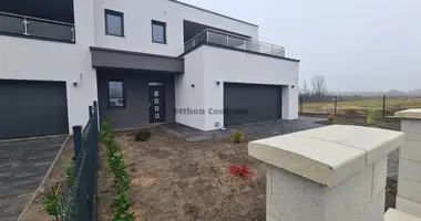 5 room house in Dunaharaszti, Hungary